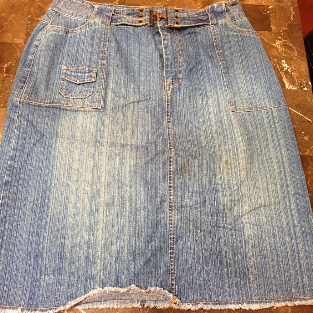 Stylish jean skirt